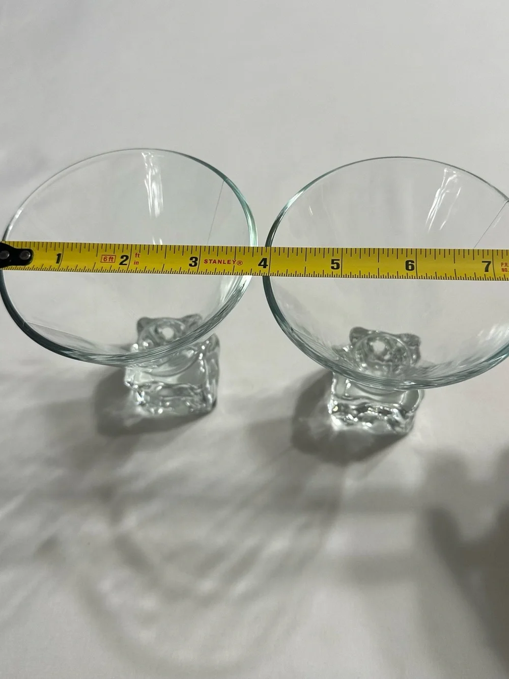 Set of 2 Clear Glass Martini / Cocktail Glasses